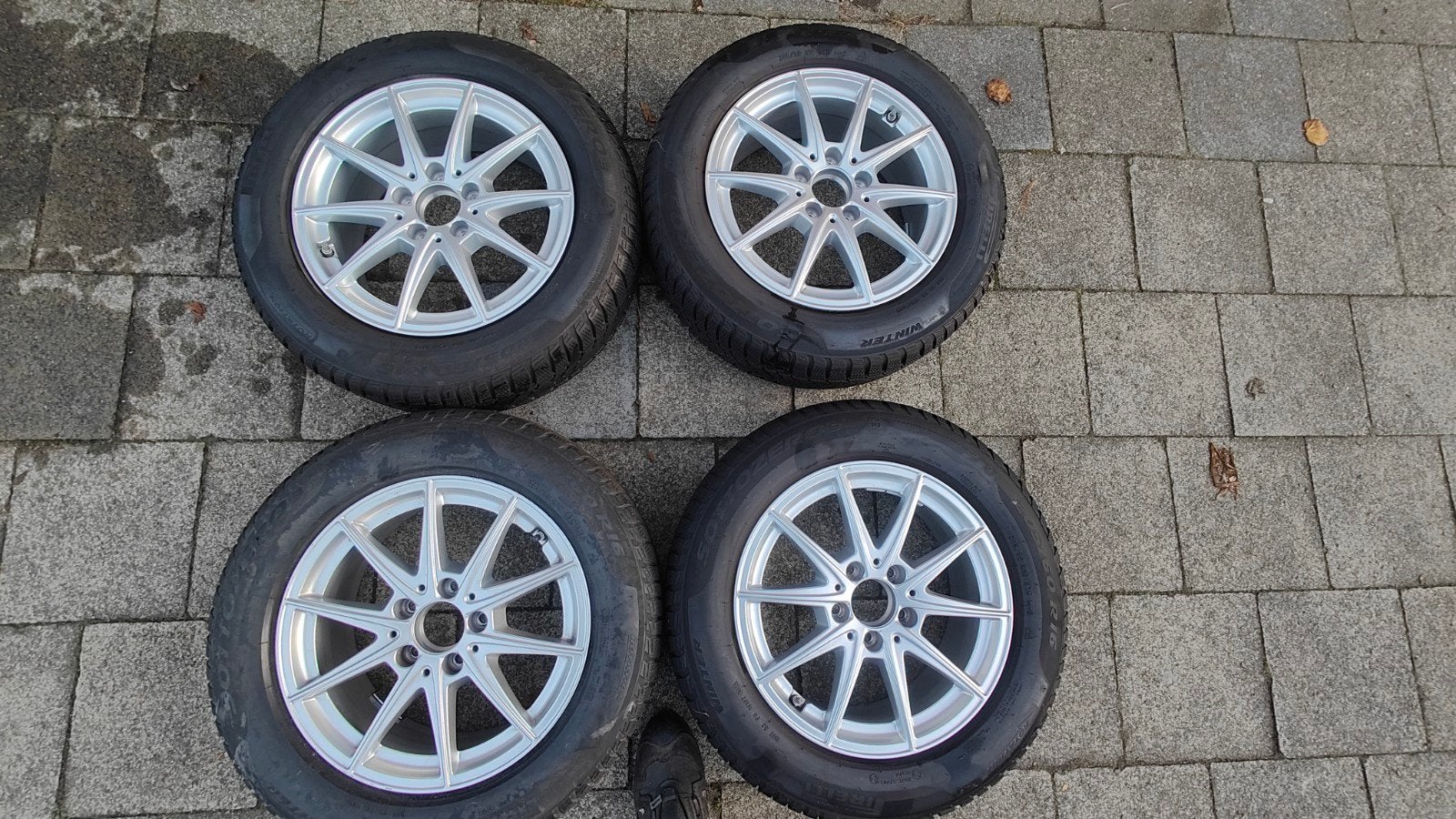 Mercedes A klasse winterbanden met velg, Autos : Pièces & Accessoires, Enlèvement, Pneus hiver, Jante(s)