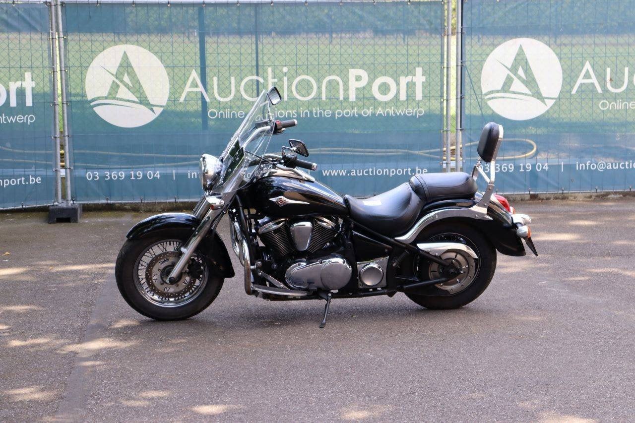 Motorbike Kawasaki VN 900 CLASSIC Petrol 2011 (Margin)
Motor, Motos, 903 cm³, Occasion, Plus de 35 kW, Particulier