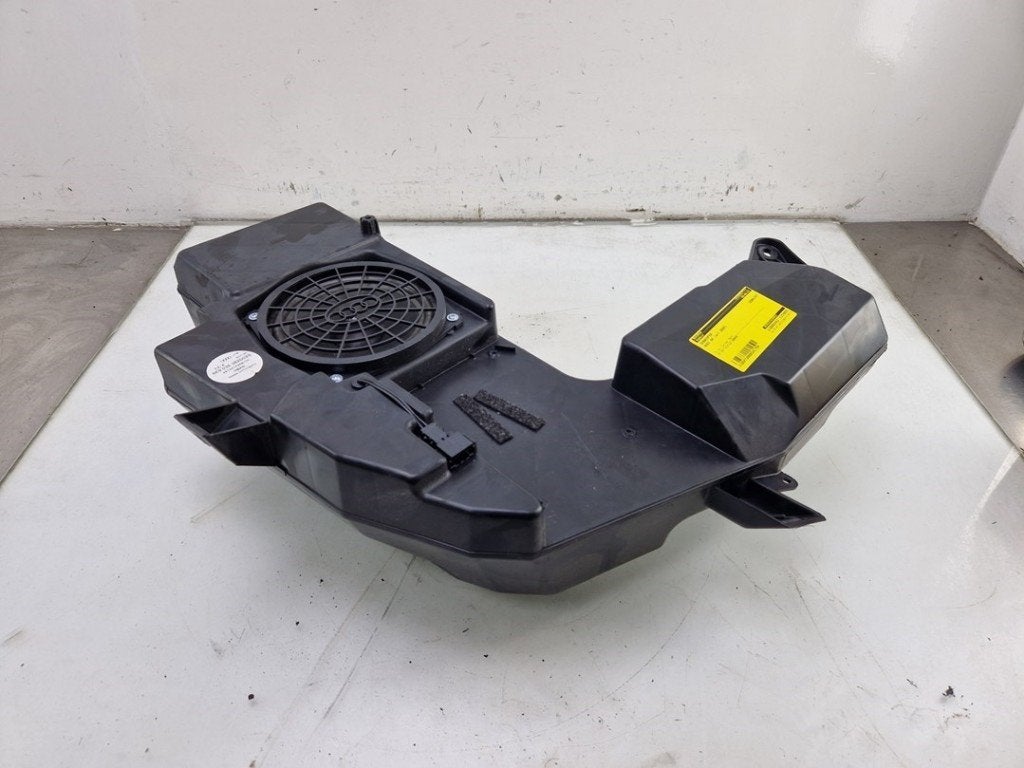 SUBWOOFER Audi A4 Avant (B7) (01-2004/06-2008), Autos : Pièces & Accessoires, Auto-Union-Straße  1,
85057  Ingolstadt, DE, Info@audi.de