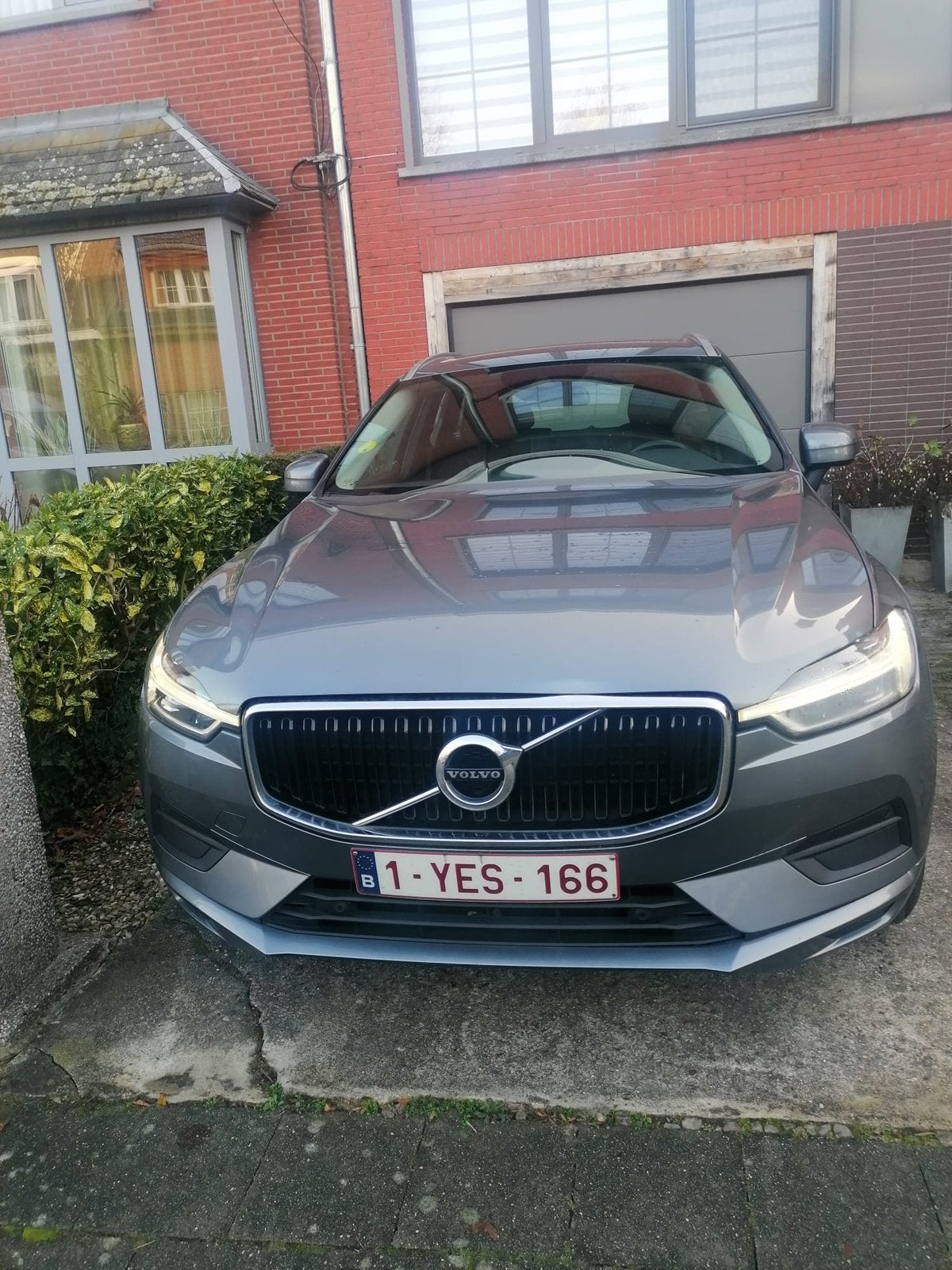 Volvo xc60 manueel 290d km in orde, Auto's, Euro 6, Particulier, SUV of Terreinwagen, Zilver of Grijs