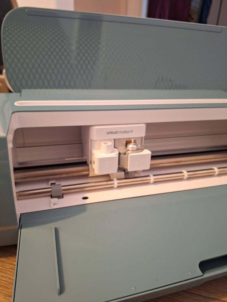 Cricut maker 4, Hobby & Loisirs créatifs, Bricolage, Enlèvement ou Envoi, Bleu, Overige thema's, Machine