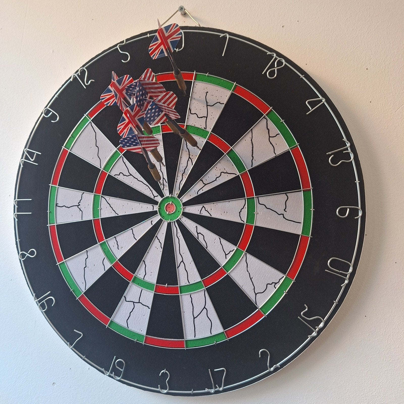 Darts met pijlen, Sport en Fitness, Darts, Ophalen, Gebruikt, Dartbord met pijlen