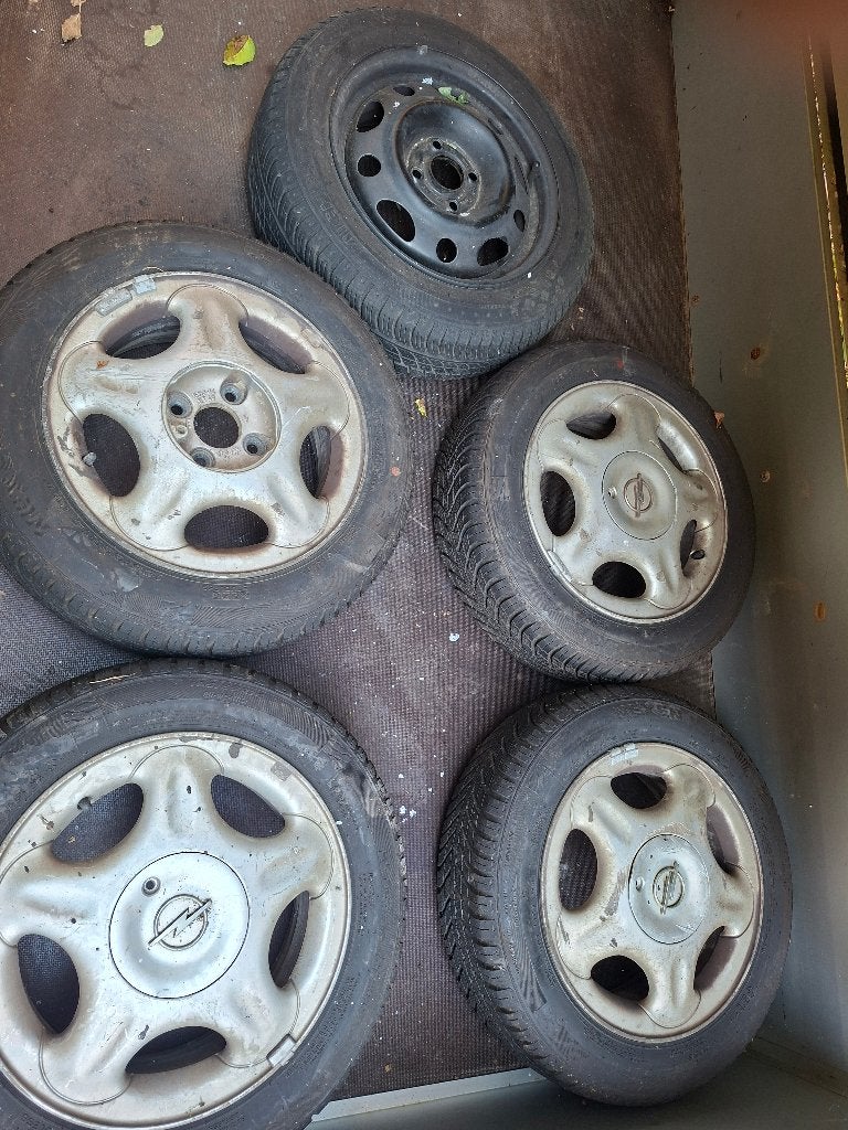 5 pneus 165/65R14 79T + jantes, Autos : Pièces & Accessoires, Pneus & Jantes, Neuf, 14 pouces, 4 Saisons, Véhicule de tourisme