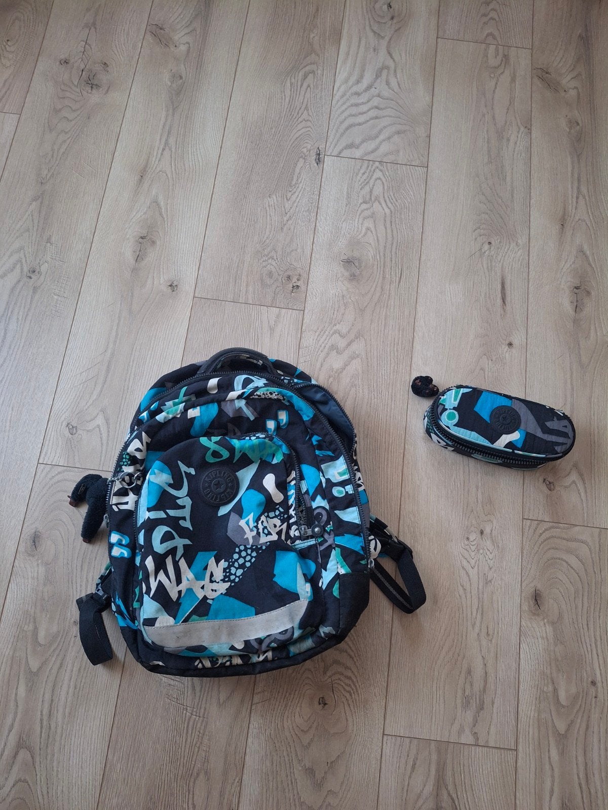 cartable,sac kipling en bon etat avec trousse, Bijoux, Sacs & Beauté, Enlèvement, Kipling