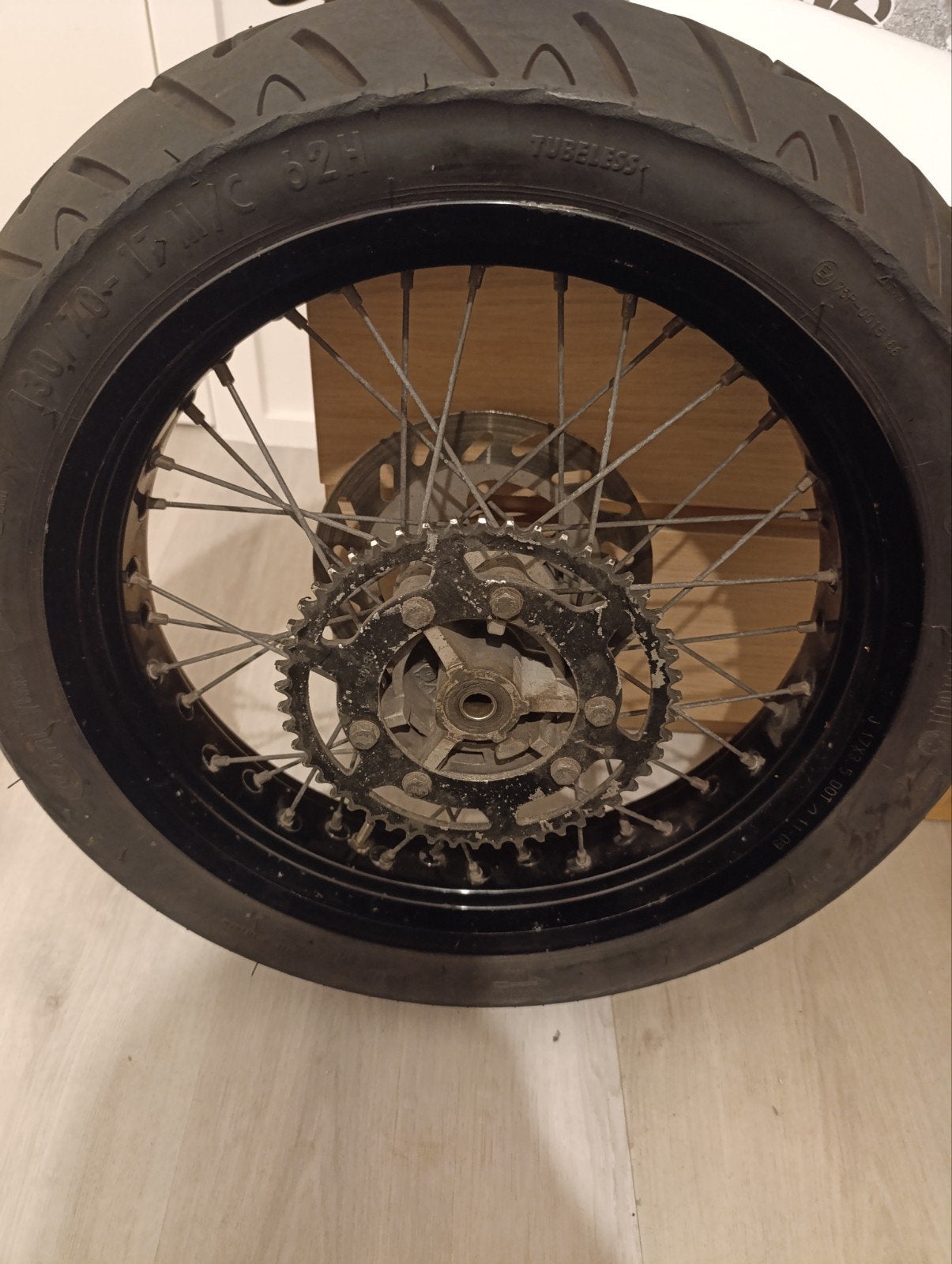 Paire de jantes à rayons 17" avec pneus Continental - Derbi, Enlèvement, Utilisé