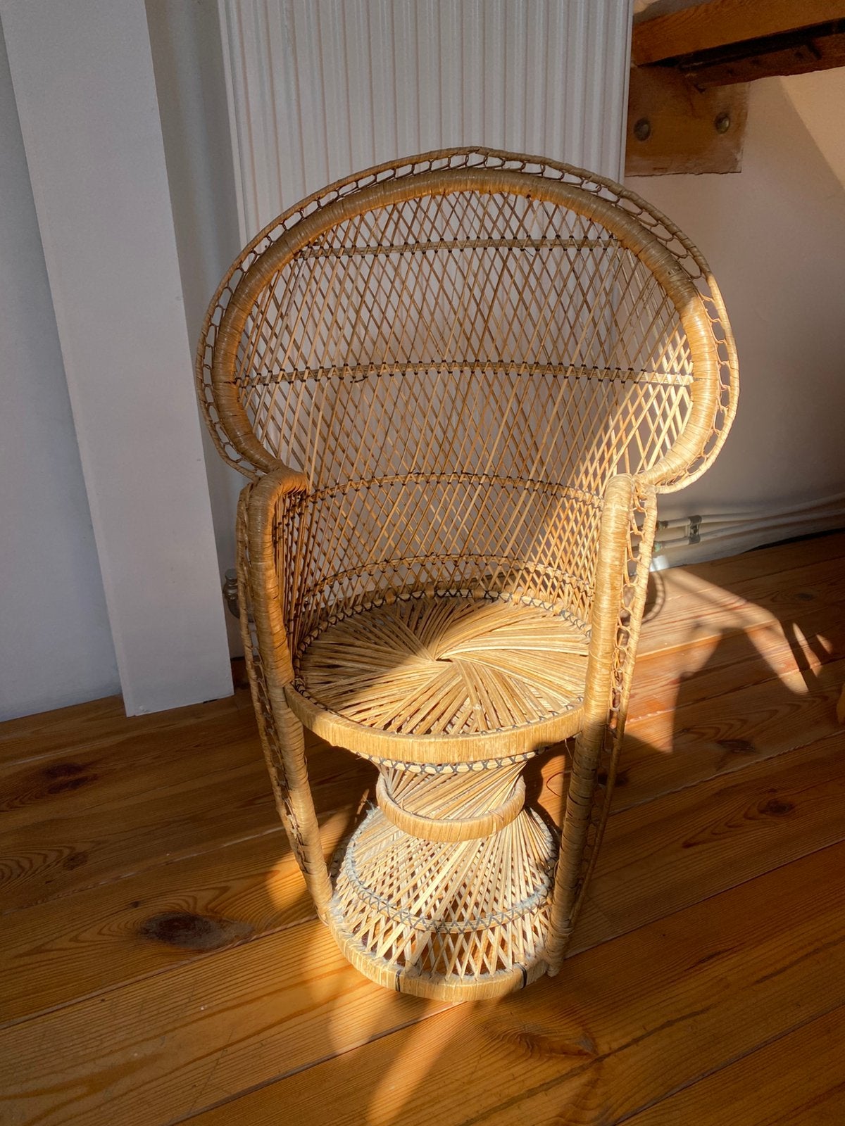 Fauteuil paon vintage en rotin, Enlèvement, Comme neuf