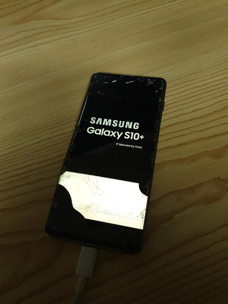 S10+ A RÉPARER, Enlèvement