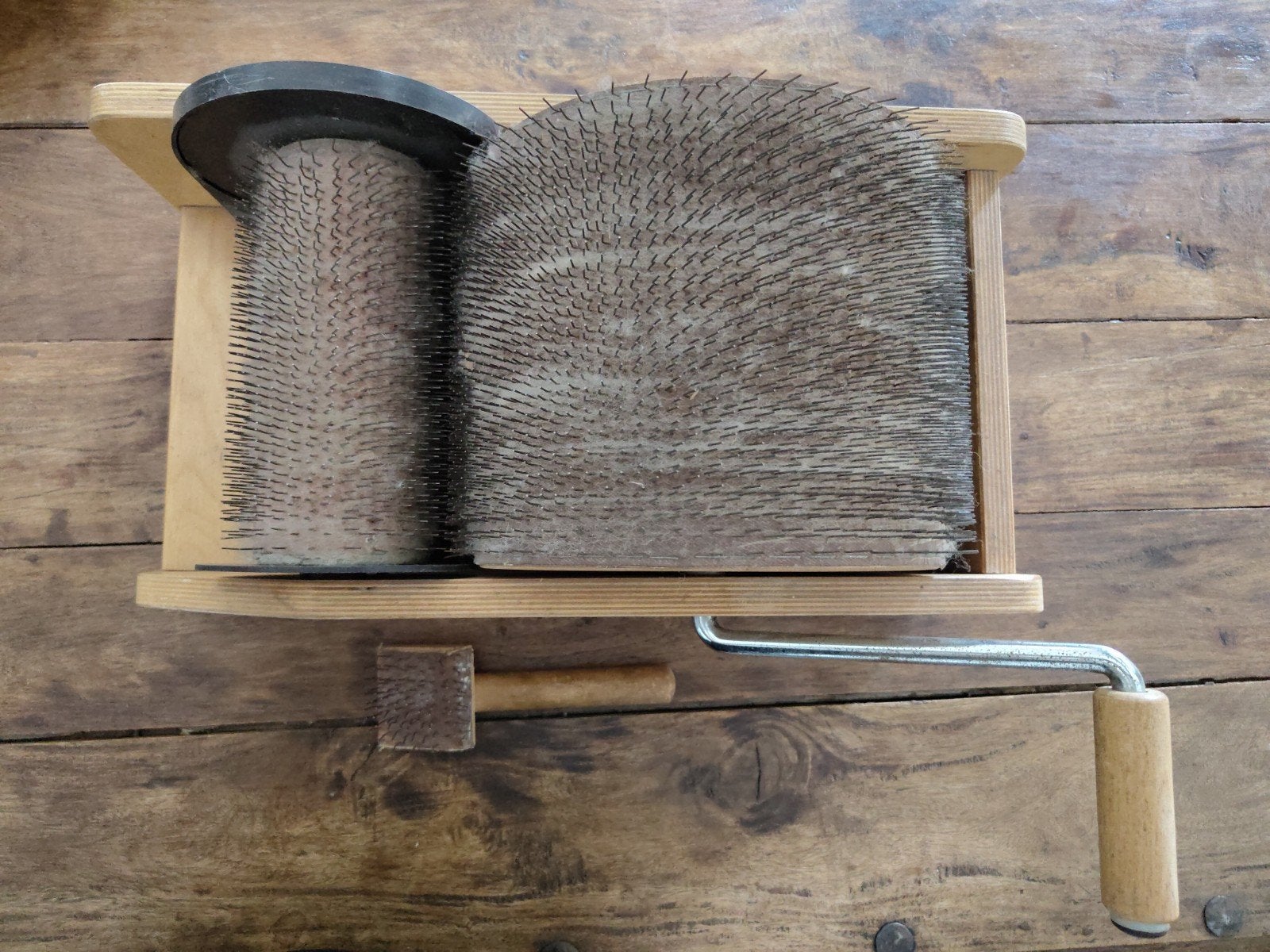 Kaardmolen Lovët,  wol kammen, Hobby en Vrije tijd, Ophalen of Verzenden, Gebruikt, Overige typen