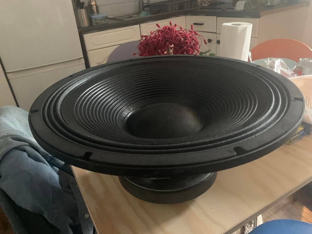 Subwoofer FAITAL PRO 18HP1030, Ophalen, Zo goed als nieuw, 120 watt of meer, Subwoofer