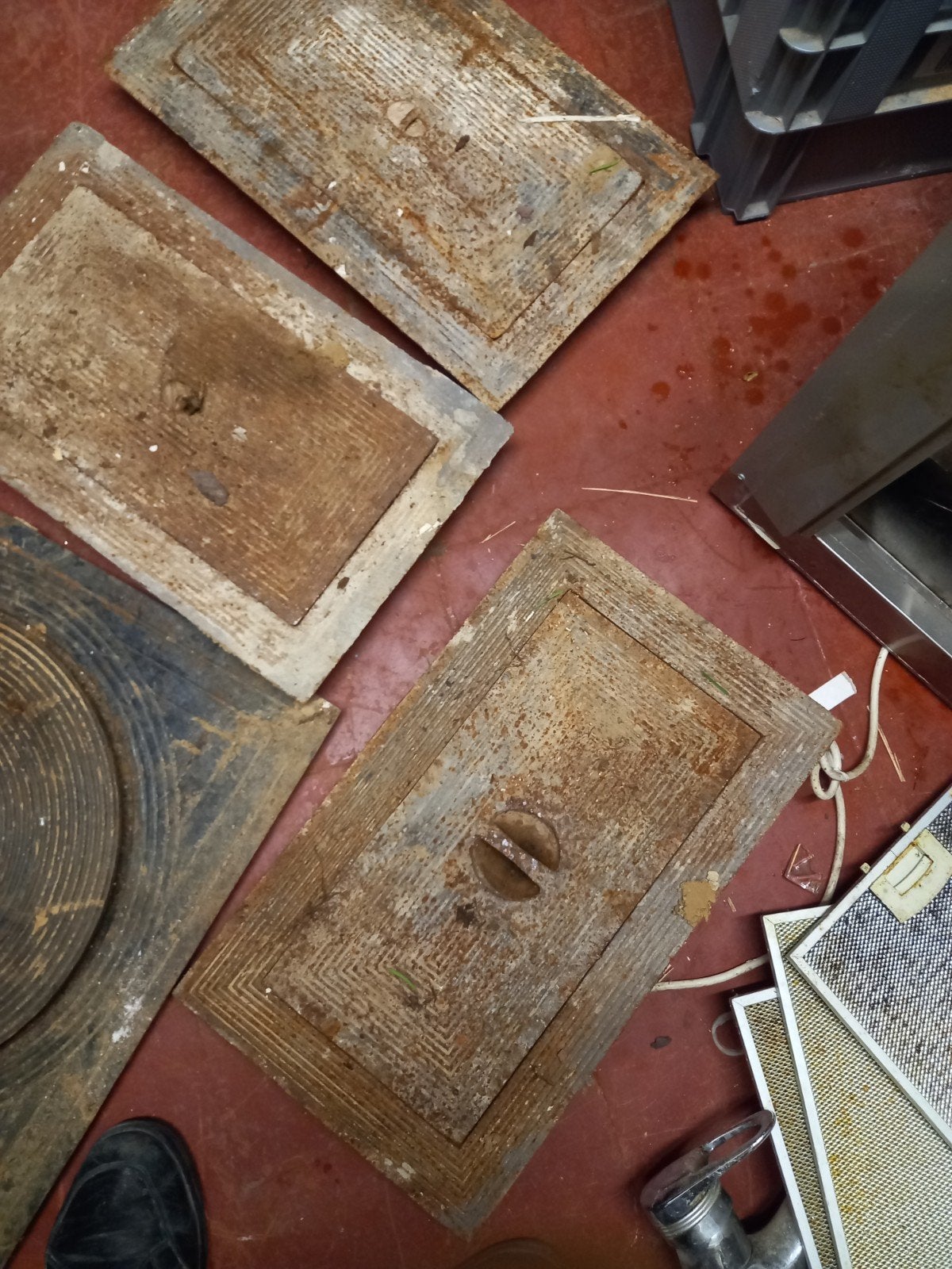 plaque d egout en fonte 50 cm sur 30 cm, Enlèvement