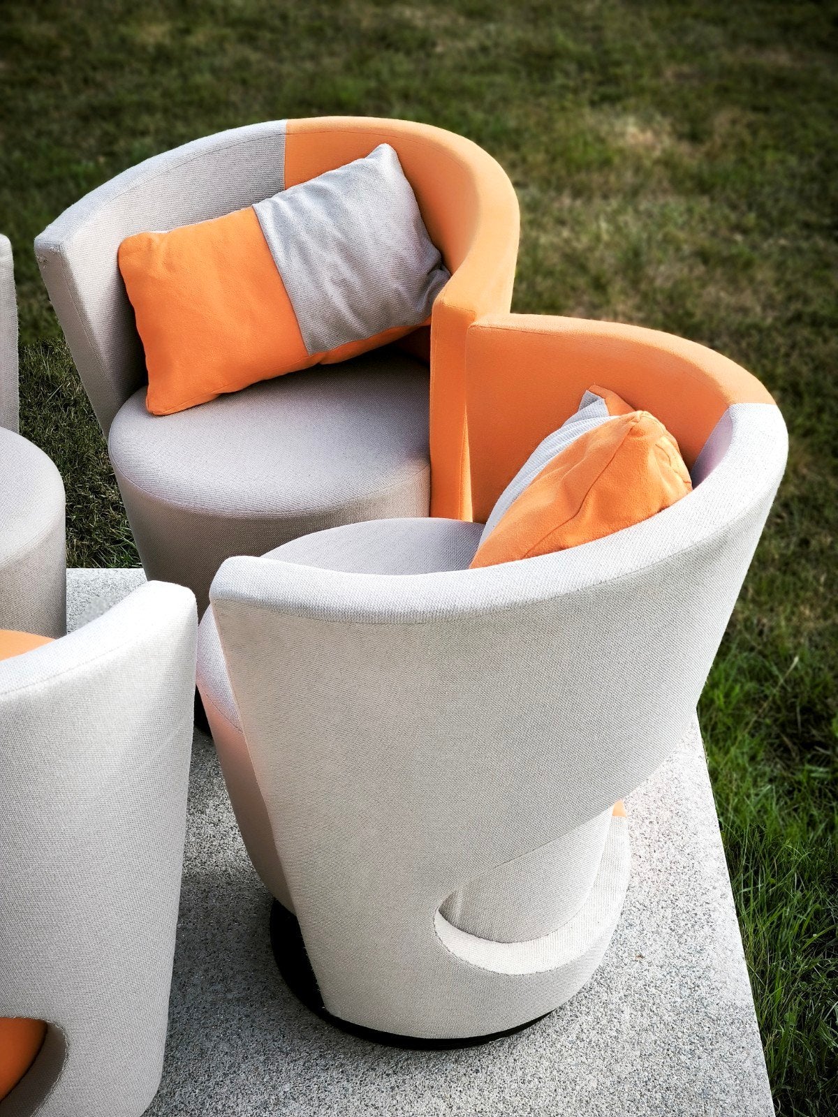 4 fauteuils design pivotant beige/orange, Maison & Meubles, Enlèvement, Utilisé, Tissus, 50 à 75 cm