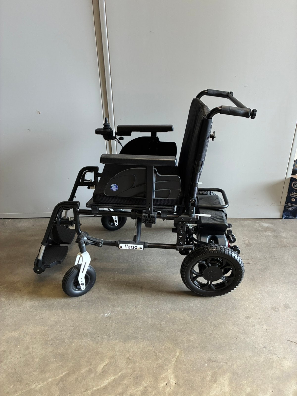 Fauteuil roulant électrique Verso Vermeiren, Divers, Chaises roulantes, Enlèvement, Pliant, Comme neuf, Fauteuil roulant électrique