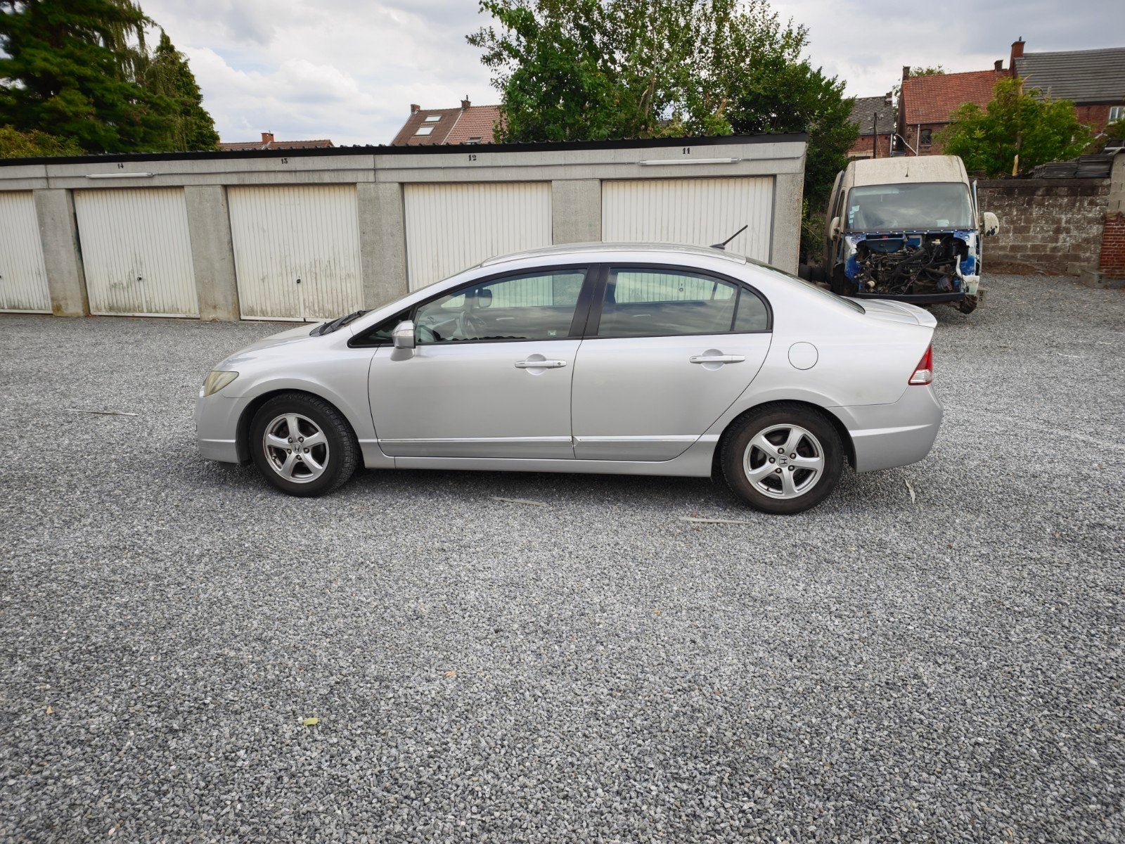 Honda Civic 1.3 HYBRID 11.2010 247.000 km automatique 

Bonn, Autos, Argent ou Gris, Achat, Capteur de stationnement, 5 portes