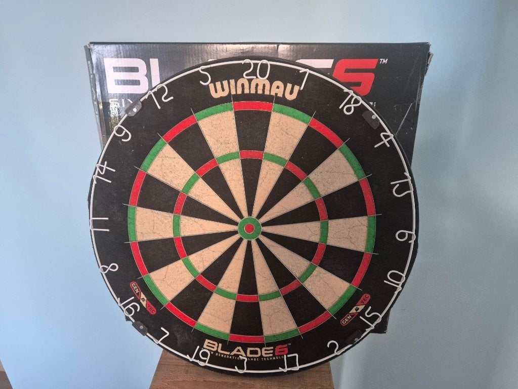 Winmau Blade 6 Dartbord, Sports & Fitness, Enlèvement ou Envoi, Utilisé, Cible de fléchettes