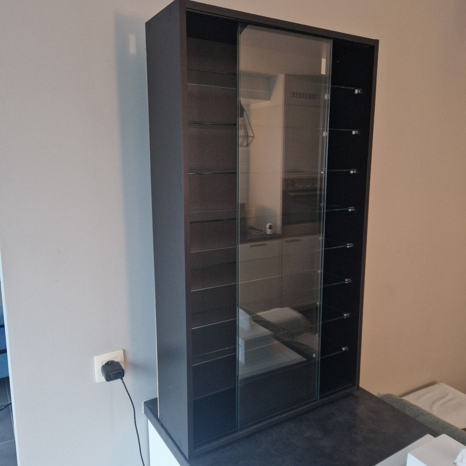 Vitrinekastje 60x20x205, Hobby en Vrije tijd, Ophalen