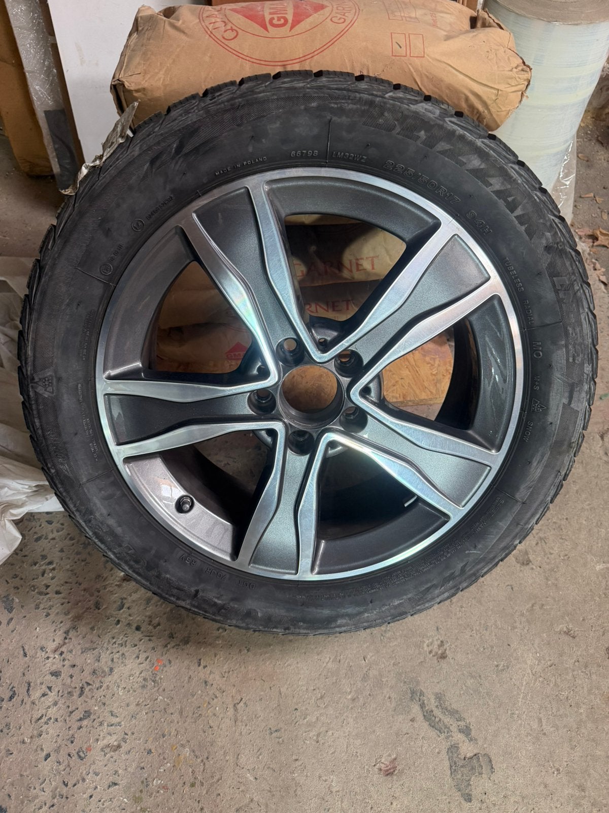 Jantes Alu ORIGINE Mercedes + Pneus en tres bon état, Autos : Pièces & Accessoires, Pneus et Jantes, Pneus hiver, Véhicule de tourisme