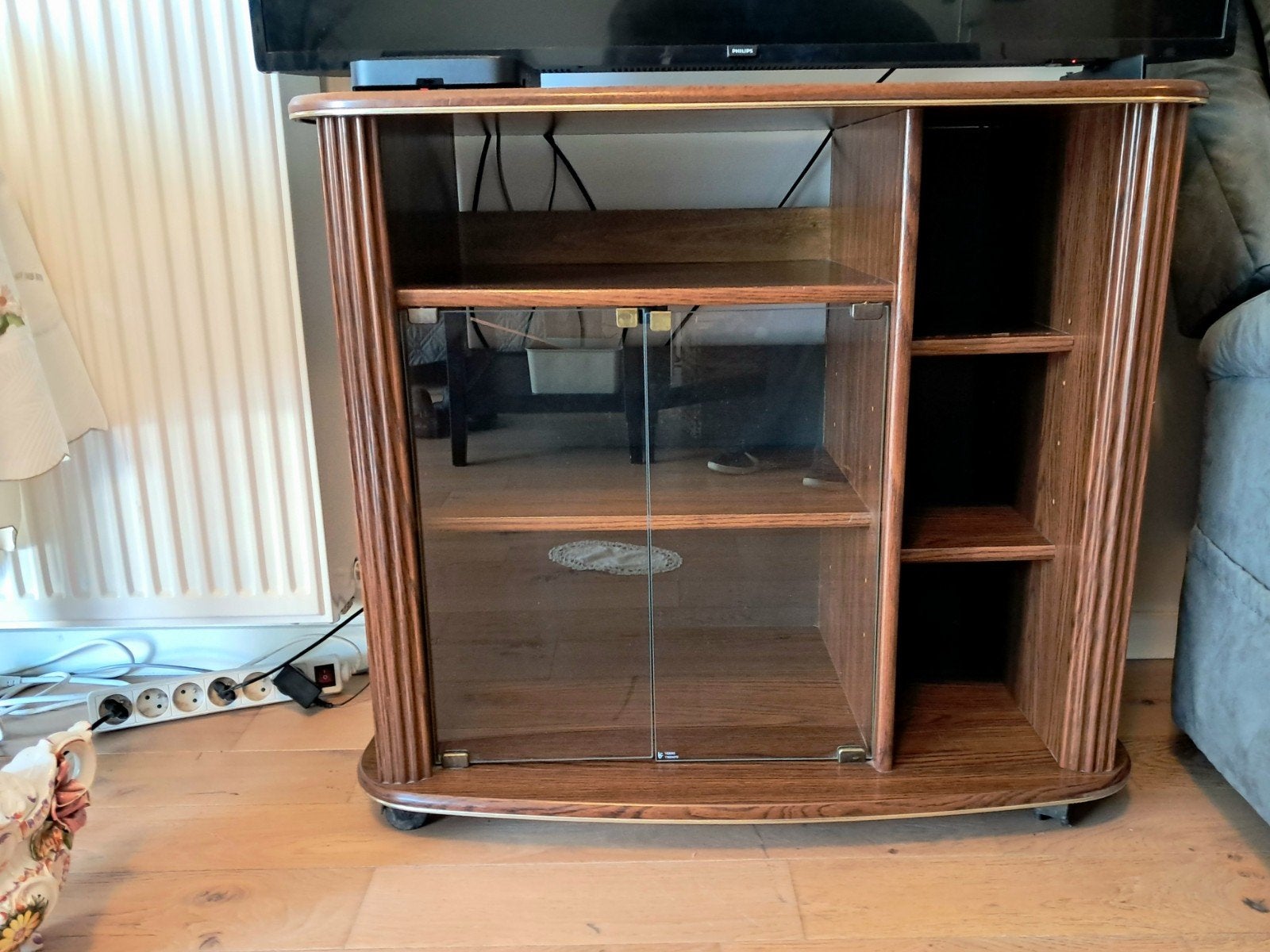 Vintage TV/WIFI kast in goede staat - EEN DONATIE!, Huis en Inrichting, Ophalen, Gebruikt, 75 cm of meer, Vintage