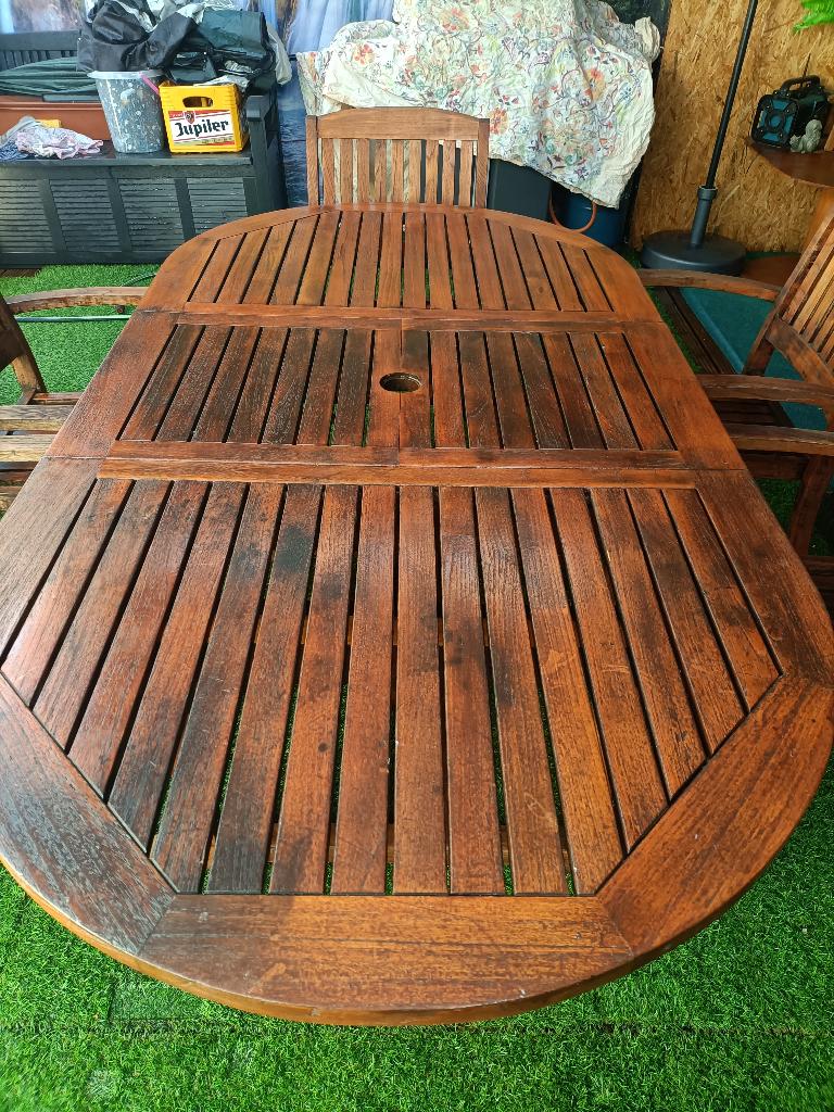 Houten tuintafel met stoelen en kussens, Ophalen, 5 zitplaatsen, Gebruikt, Hardhout