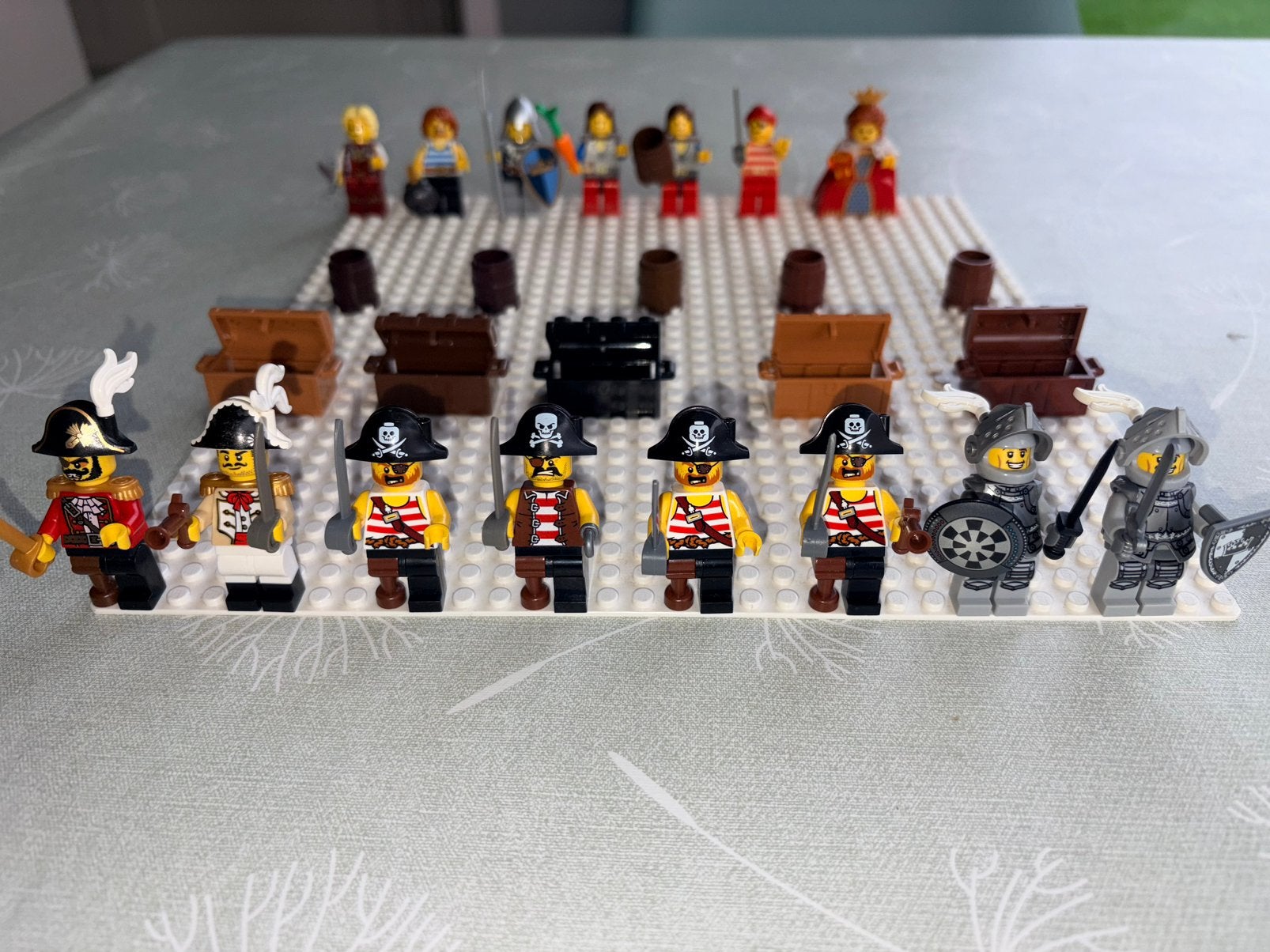 Lego Castle figuren ridders, piraten, Queen …, Compleet, Lego, Ophalen of Verzenden, Zo goed als nieuw