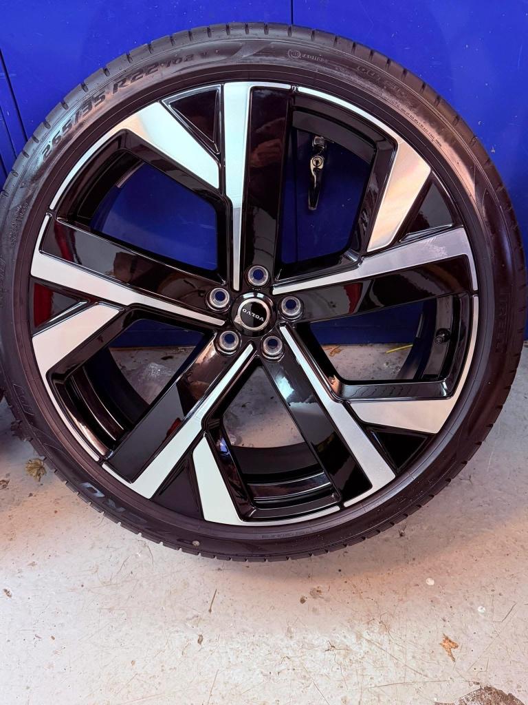 Jantes Volvo xc60 22 pouces original kit neuf 2026, Autos : Pièces & Accessoires, Pneus & Jantes, Neuf, Pneus et Jantes, 265 mm