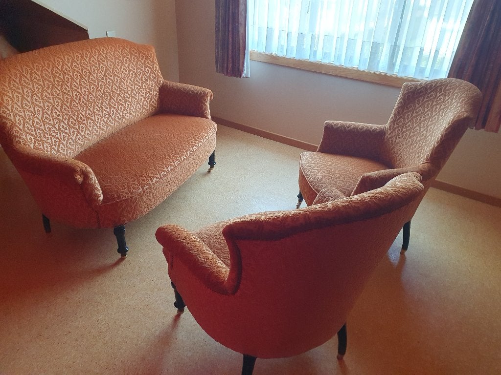 Antiek salon, Ophalen