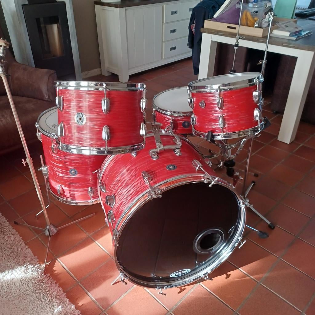 Sakae rhythm king drumstel vintage uit de jaren 60 in zgst, Ophalen, Zo goed als nieuw