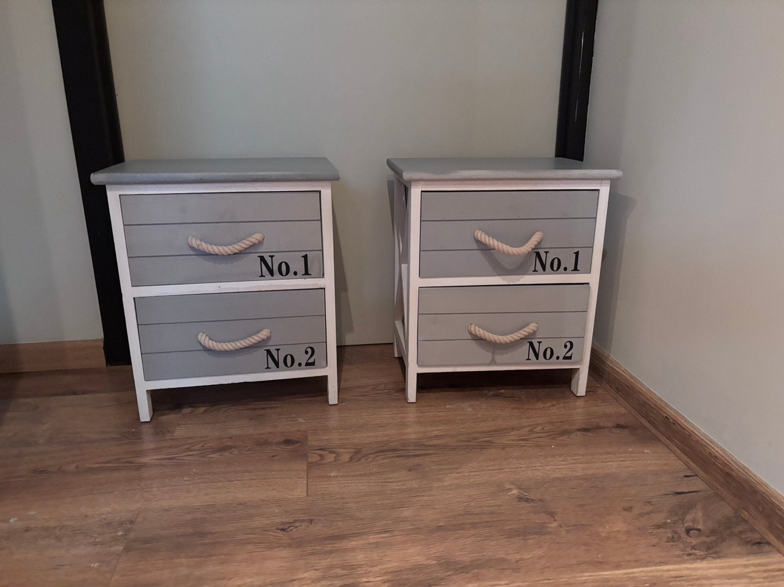 Landelijke nachtkastjes, Enlèvement, Utilisé, Bois, Moins de 55 cm