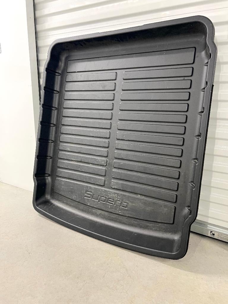 Bac de coffre rigide de Skoda Superb II Combi (2009-2015), Ophalen, Gebruikt