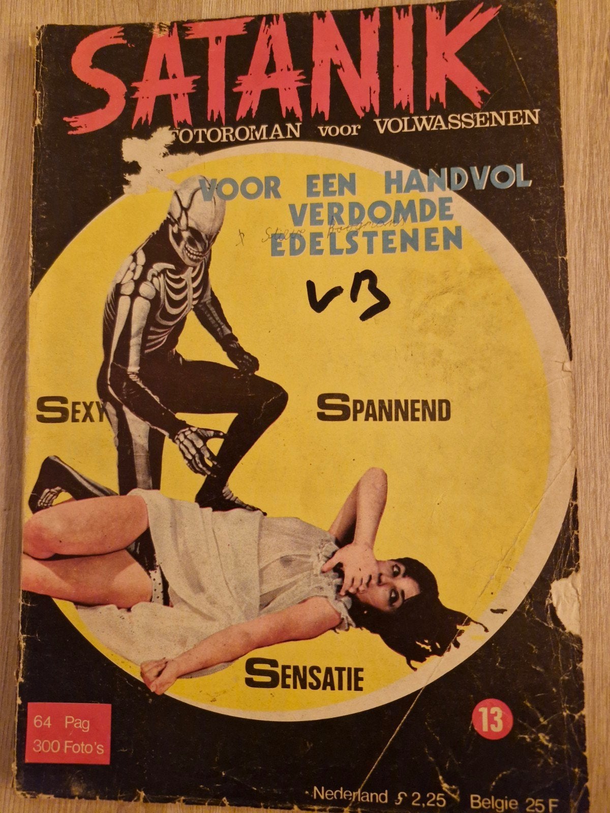 Satanik Fotoroman voor volwassenen nr 13 , 1e druk 1967, Boeken, Ophalen of Verzenden, Gelezen, Nederland