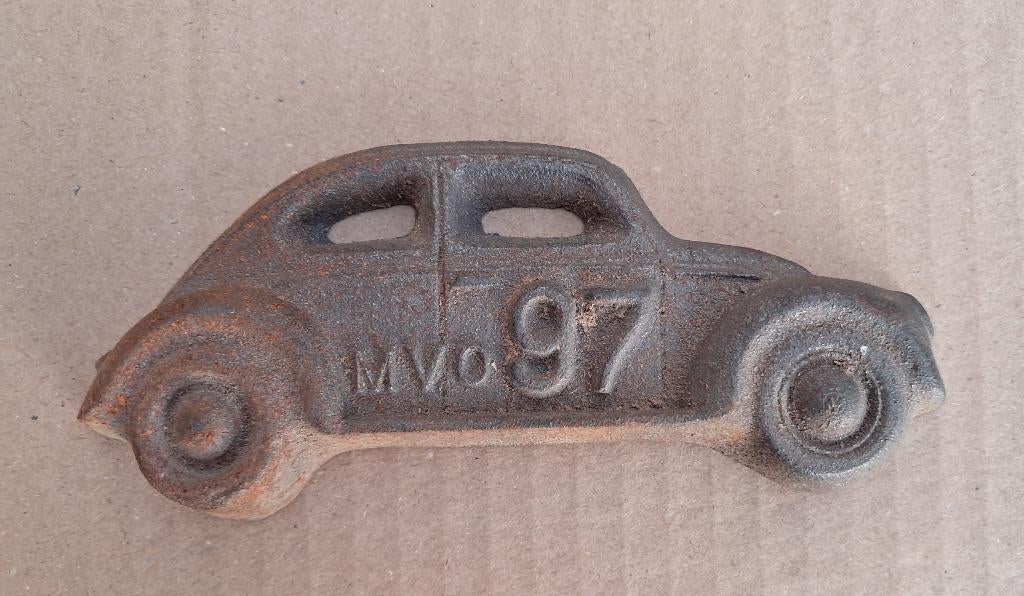 Kenteken van de Volkswagen Beetle „MVO 97"., Antiek en Kunst, Antiek | Glaswerk en Kristal, Ophalen of Verzenden