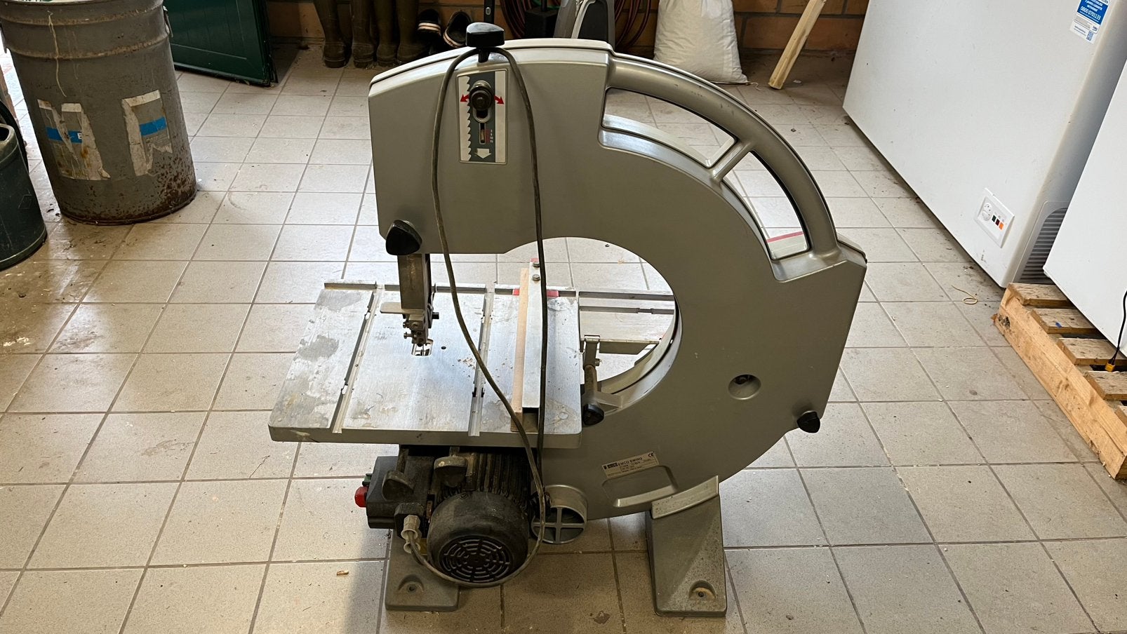 Emco swing lintzaag machinne, Ophalen, Gebruikt, 70 mm of meer, 600 tot 1200 watt