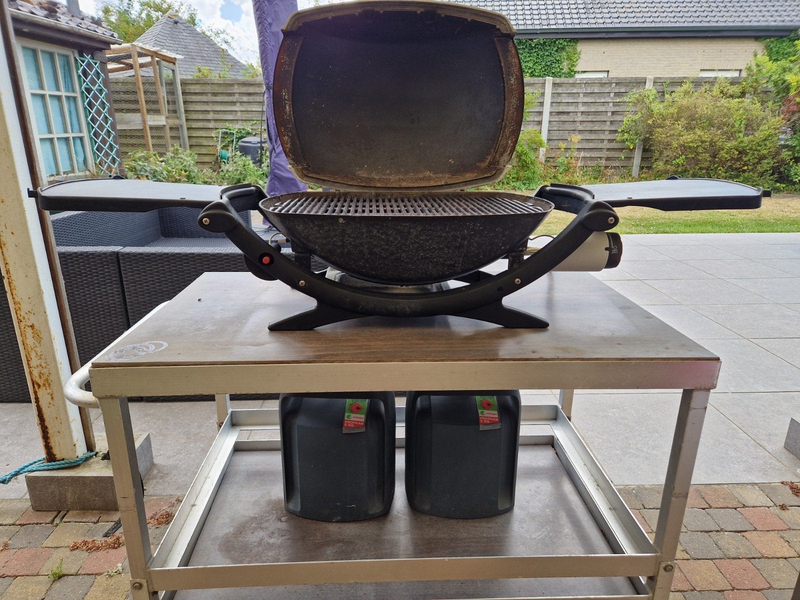 Weber gas bbq met 2 cube gasflessen 5l, Ophalen