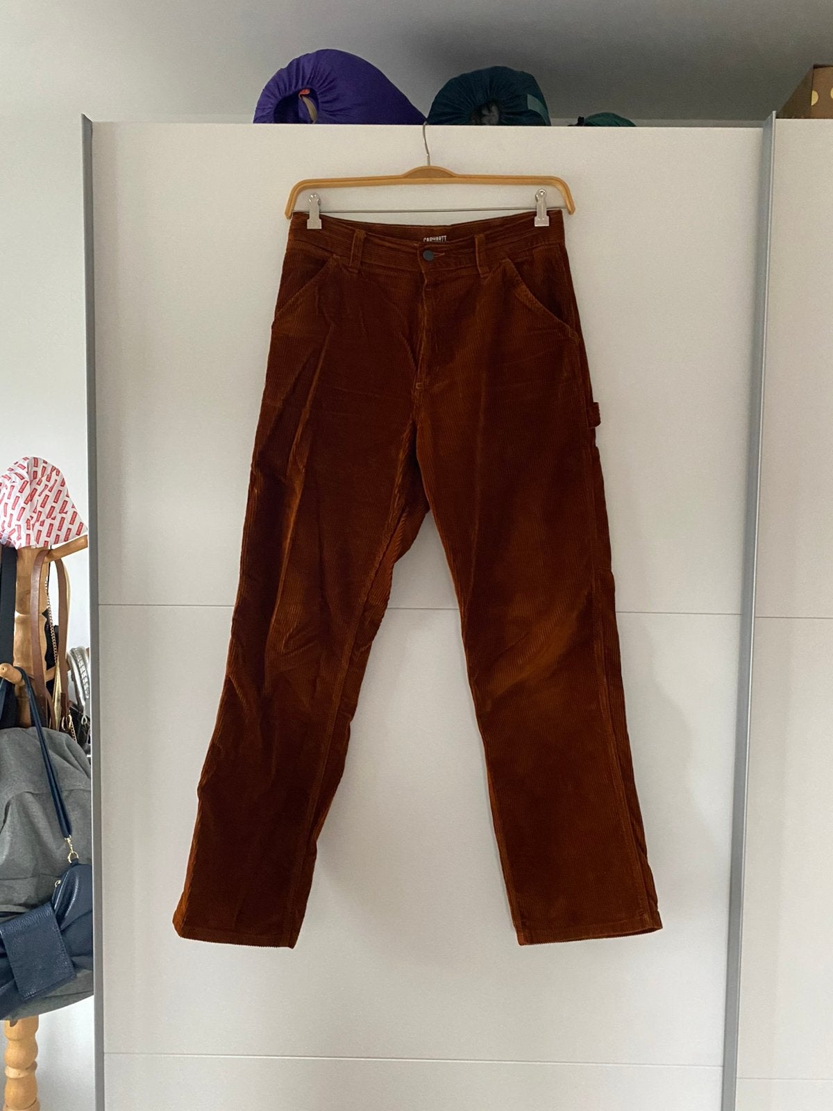 Carhartt broek ribfluweel 28 x 32, Kleding | Heren, Ophalen of Verzenden, Zo goed als nieuw, Maat 46 (S) of kleiner, Bruin