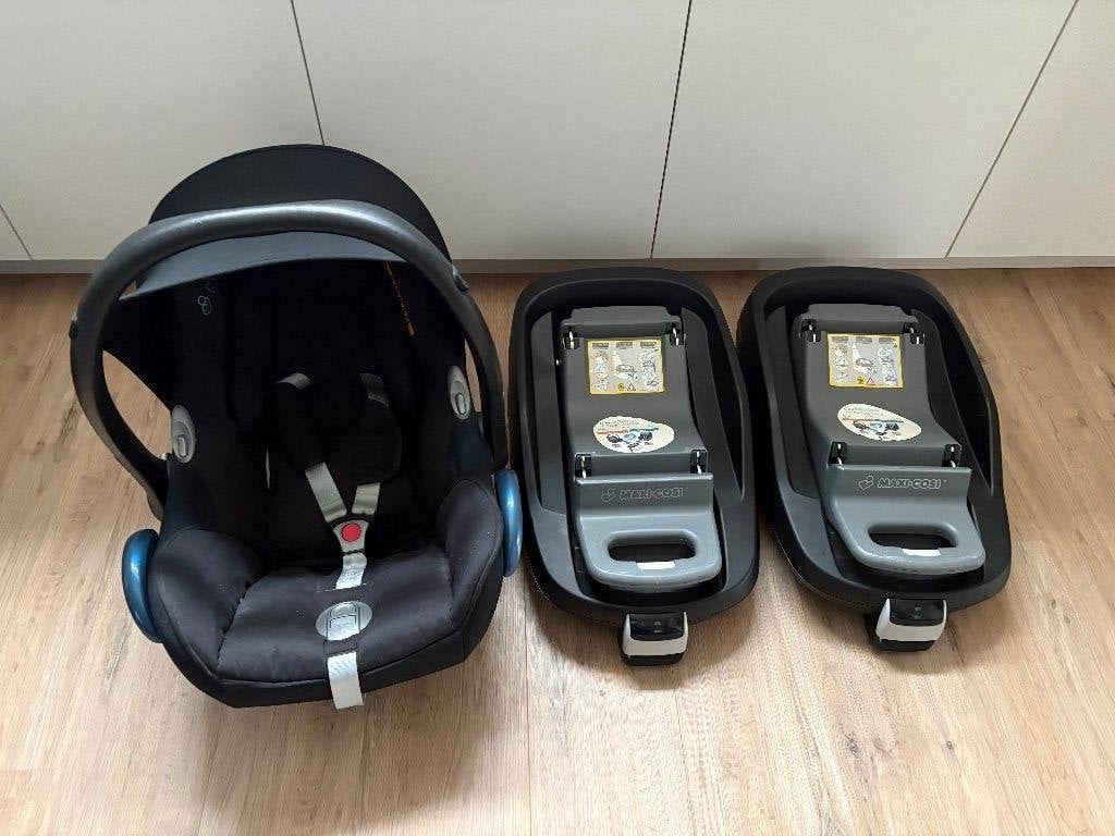 maxi cosi cabriofix + 2xfamilyfix + Dooky zonnescherm + hoes, Autogordel of Isofix, Verstelbare rugleuning, Zo goed als nieuw