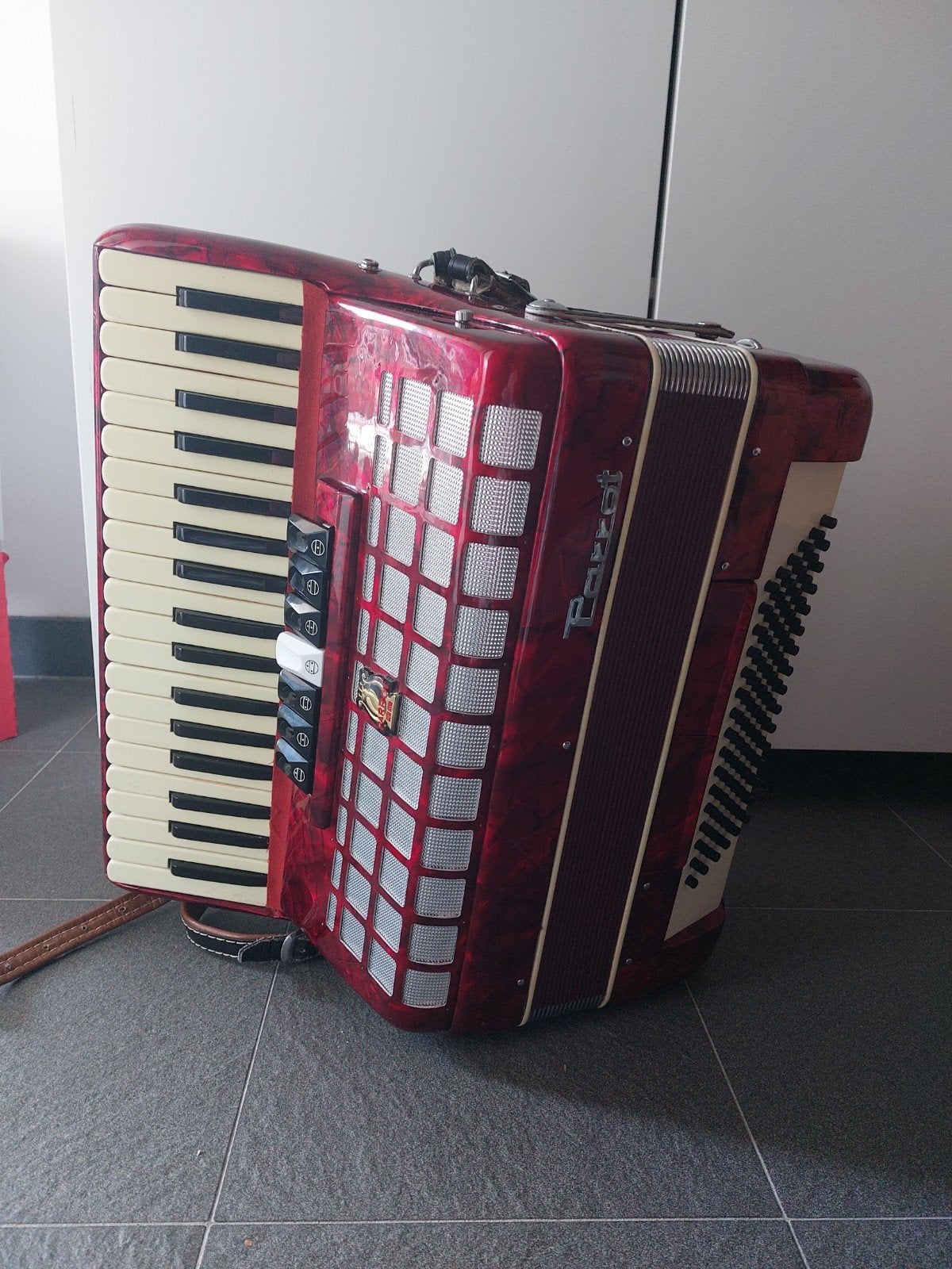 Accordeon 96 bass, Muziek en Instrumenten, Ophalen of Verzenden