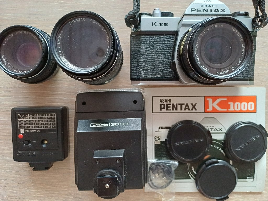 Pentax K1000 met 3 lenzen, 2 flashes en draagtas, Audio, Tv en Foto, Ophalen, Zo goed als nieuw, Spiegelreflex, Pentax