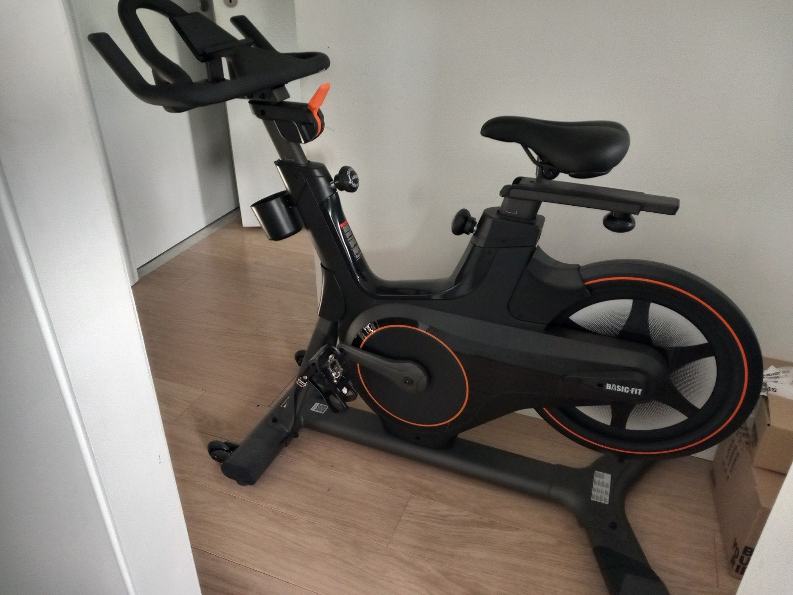 Basic fit spinning fiets, Ophalen