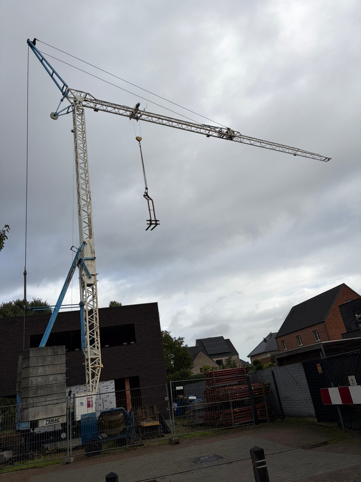 Bouwkraan 26m met toebehoren, Ophalen, Kraan