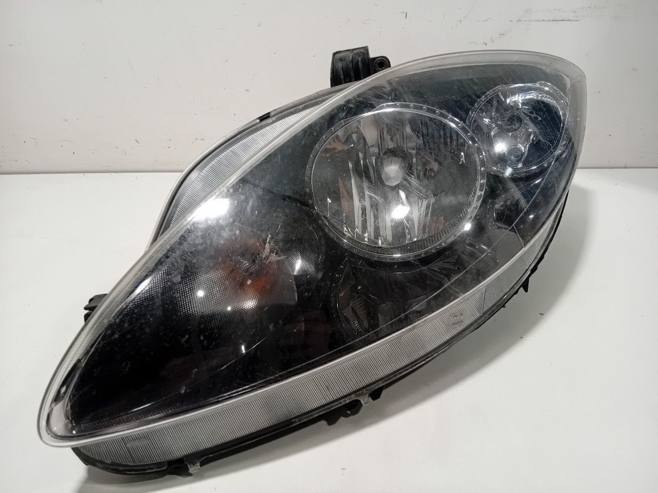 Koplamp links Seat Leon, Onderdelen@venauto.nl, Van der Ven Autorecycling B.V., Ettenseweg 76, 4706 PB Roosendaal, The Netherlands