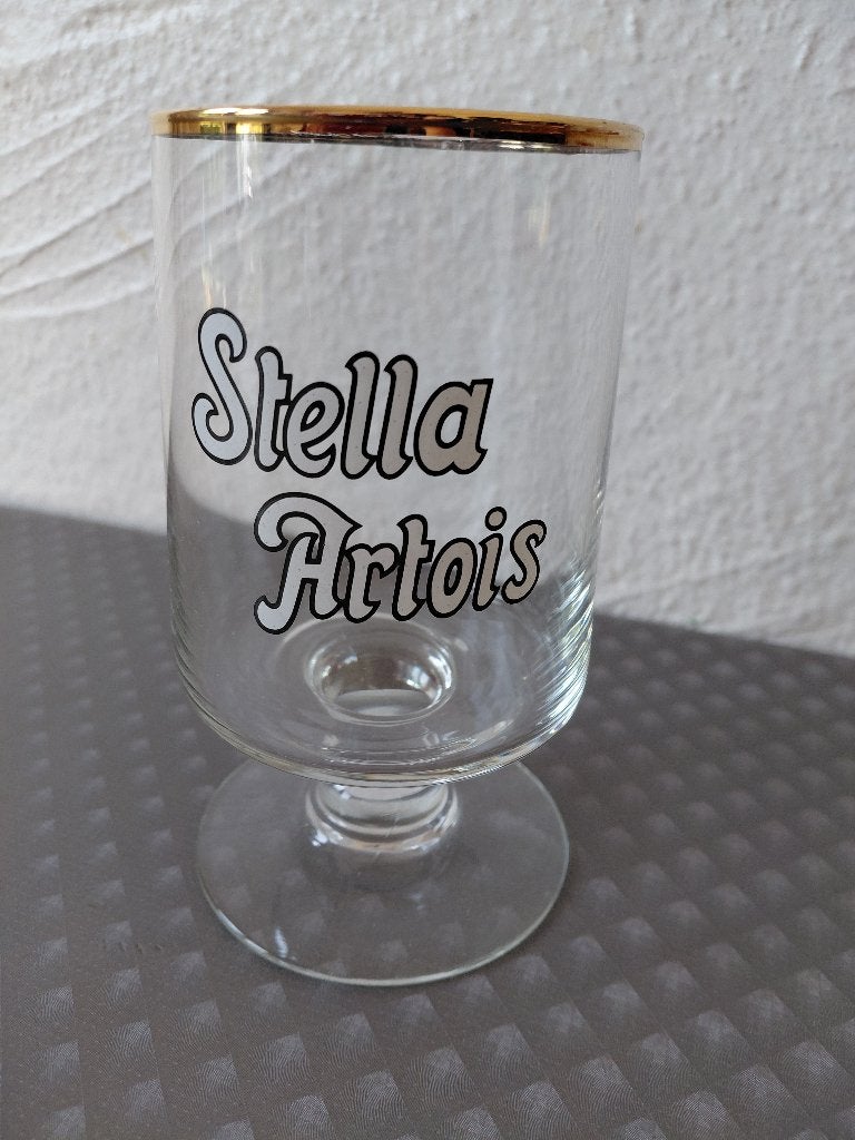 Oud Stella Artois glas op voet, Enlèvement ou Envoi, Comme neuf, Verre ou Verres, Stella Artois