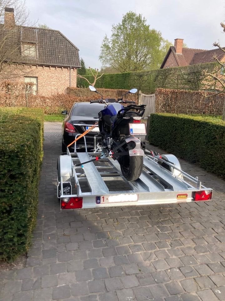 aanhanger motorfietsen te huur, Enlèvement