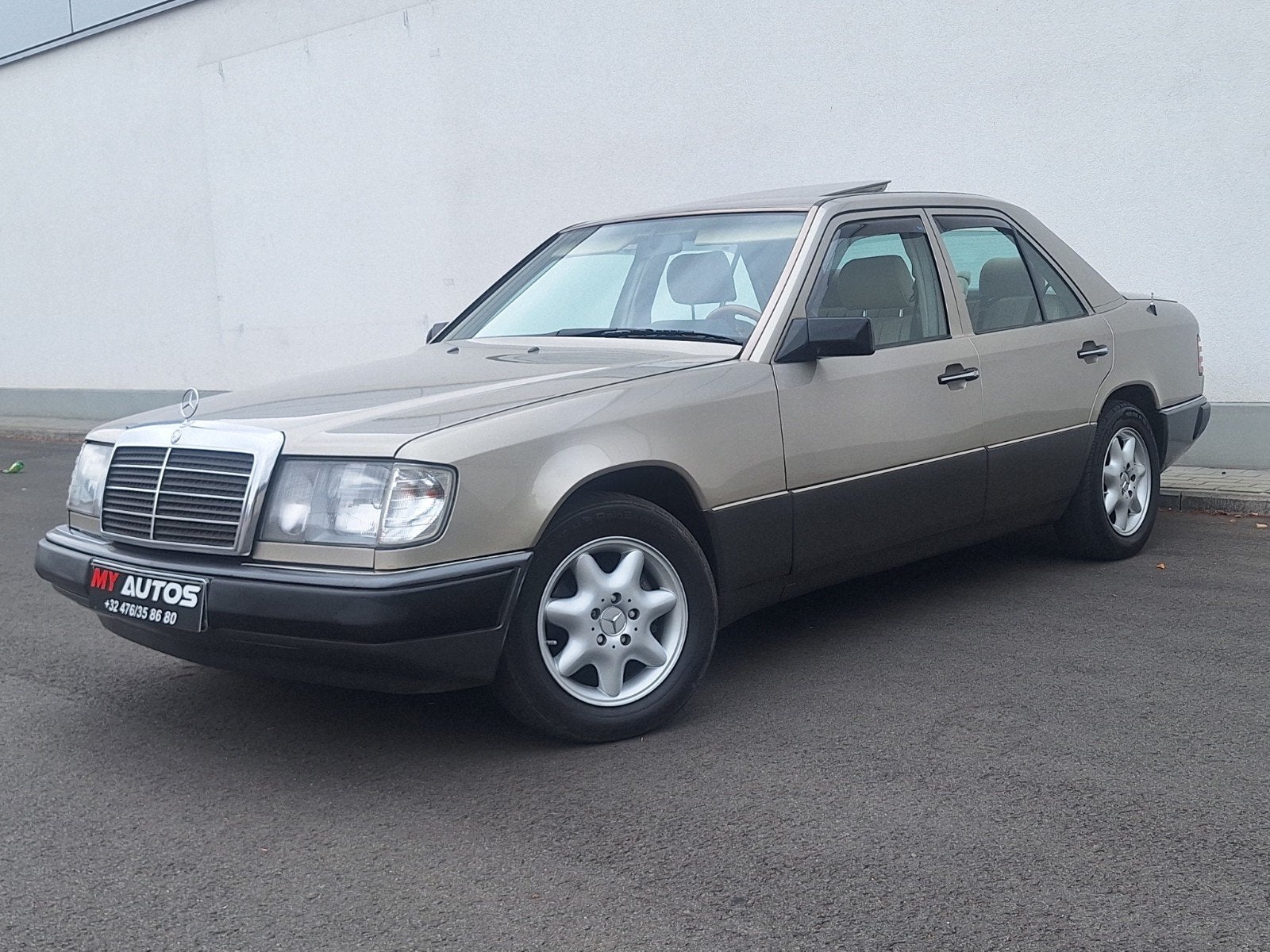 Mercedes 250D 1986" 205.000km BOITE AUTOMATIQUE  ETAT NEUF!!, Autos, Mercedes-Benz, Achat, Série 200, 2500 cm³, Diesel