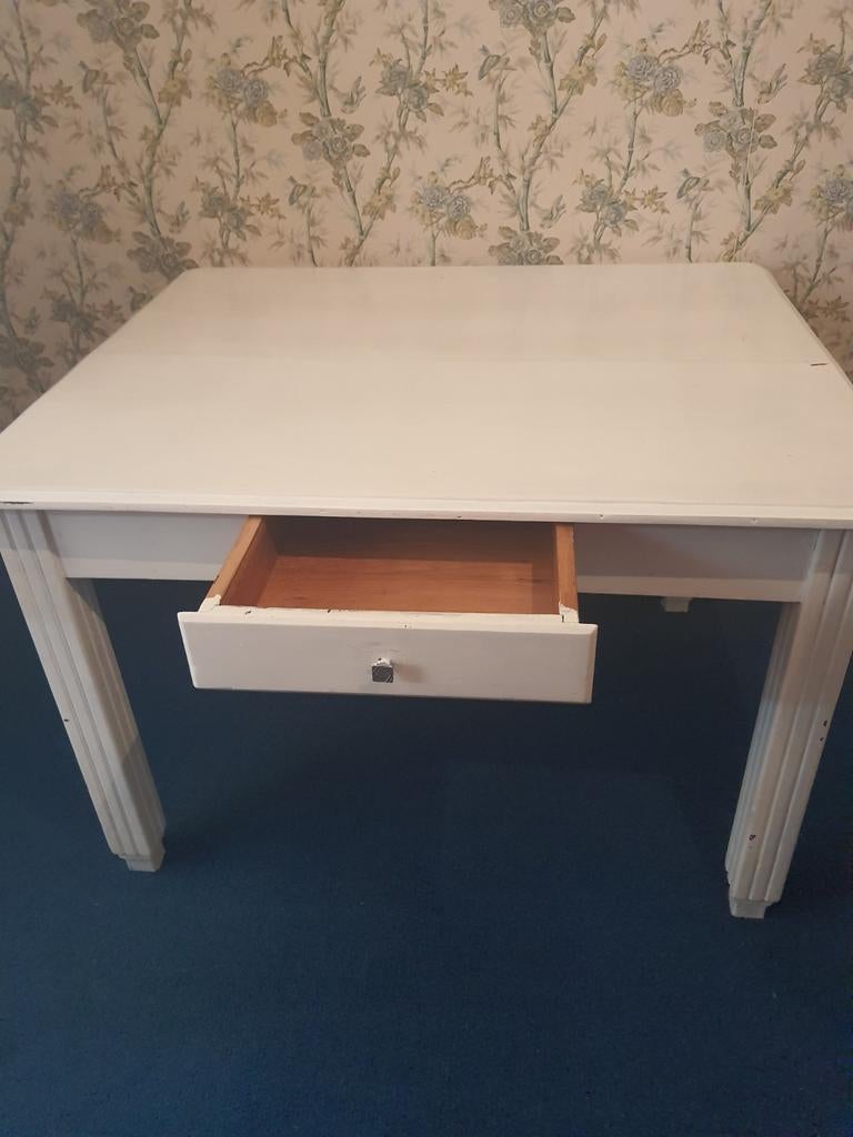 Table en bois, Enlèvement
