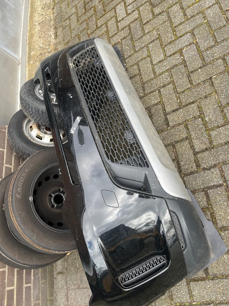 Landrover Discovery  sport voorbumper., Voor, Ophalen of Verzenden, Bumper, Gebruikt