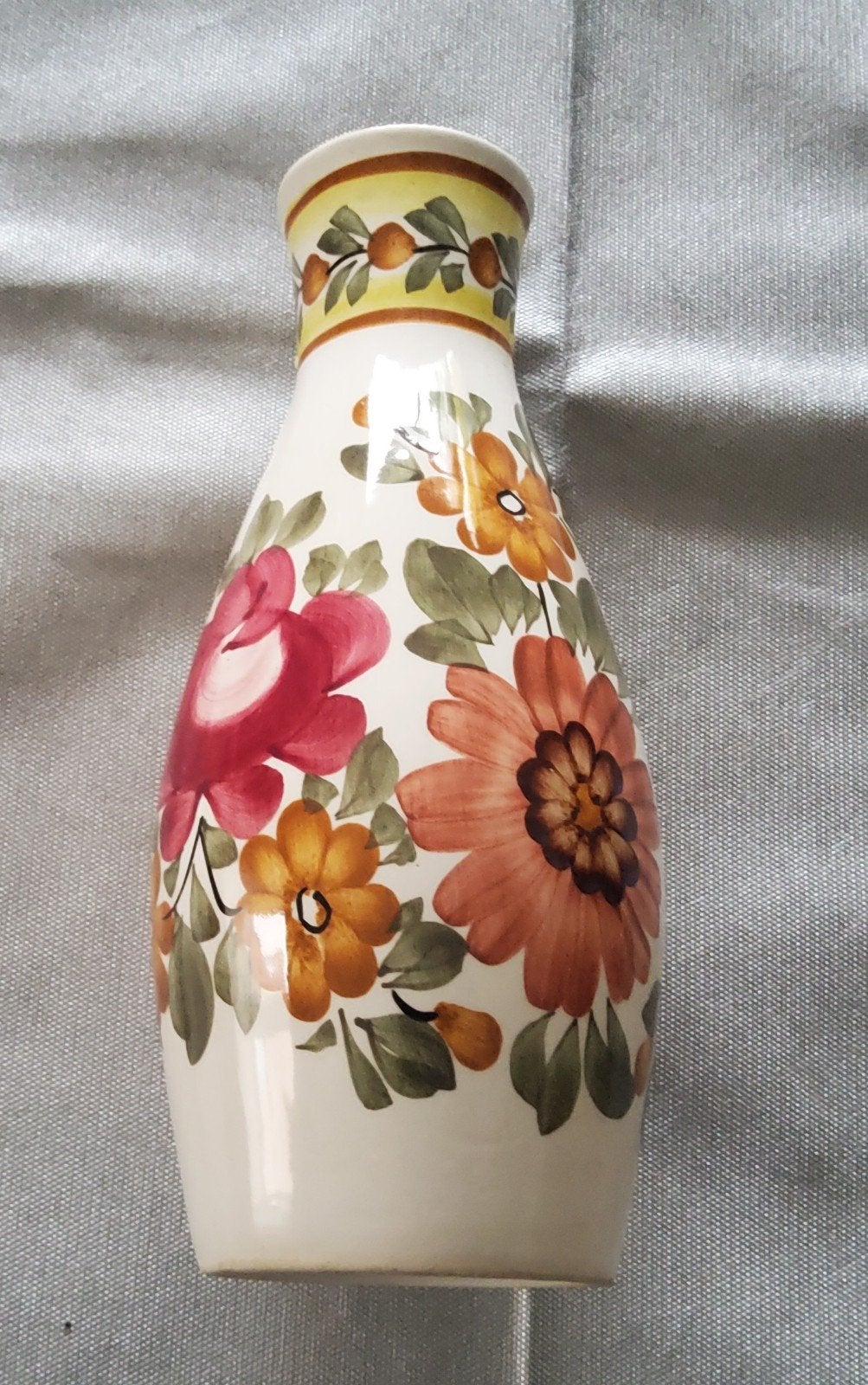 Landelijke vaas met bloemendecor, Huis en Inrichting, Ophalen