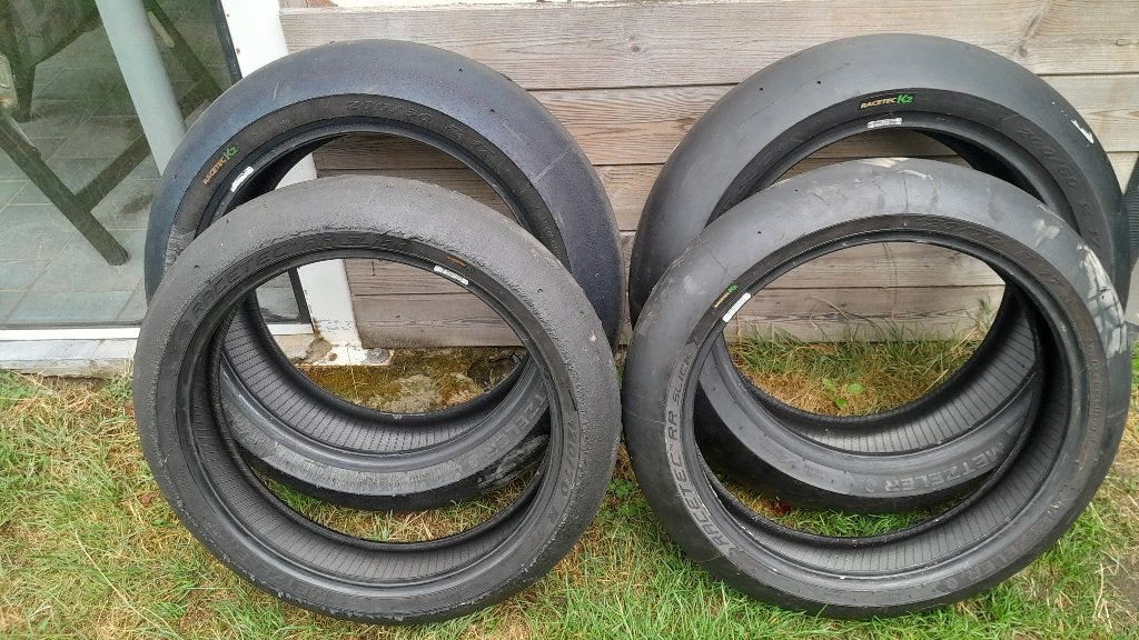 Pneus de course, Enlèvement, Pneu(s)