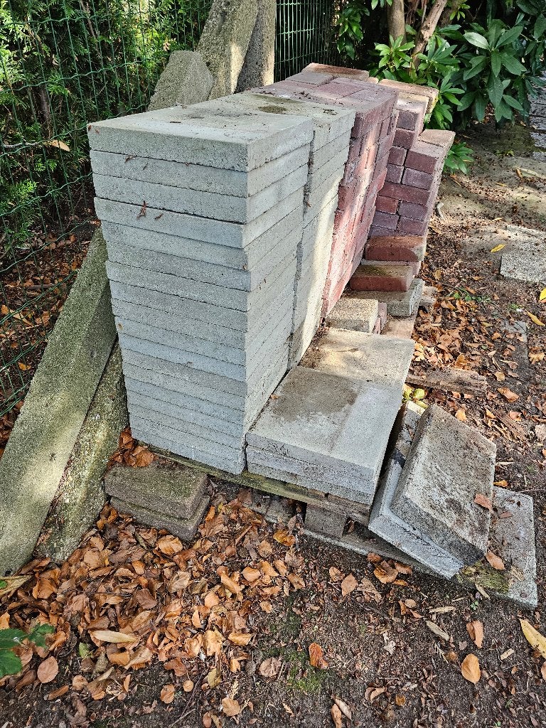 Tuiles en béton 30x302x4 - Pavés 22x11x5, Béton, Enlèvement, Utilisé, Briques