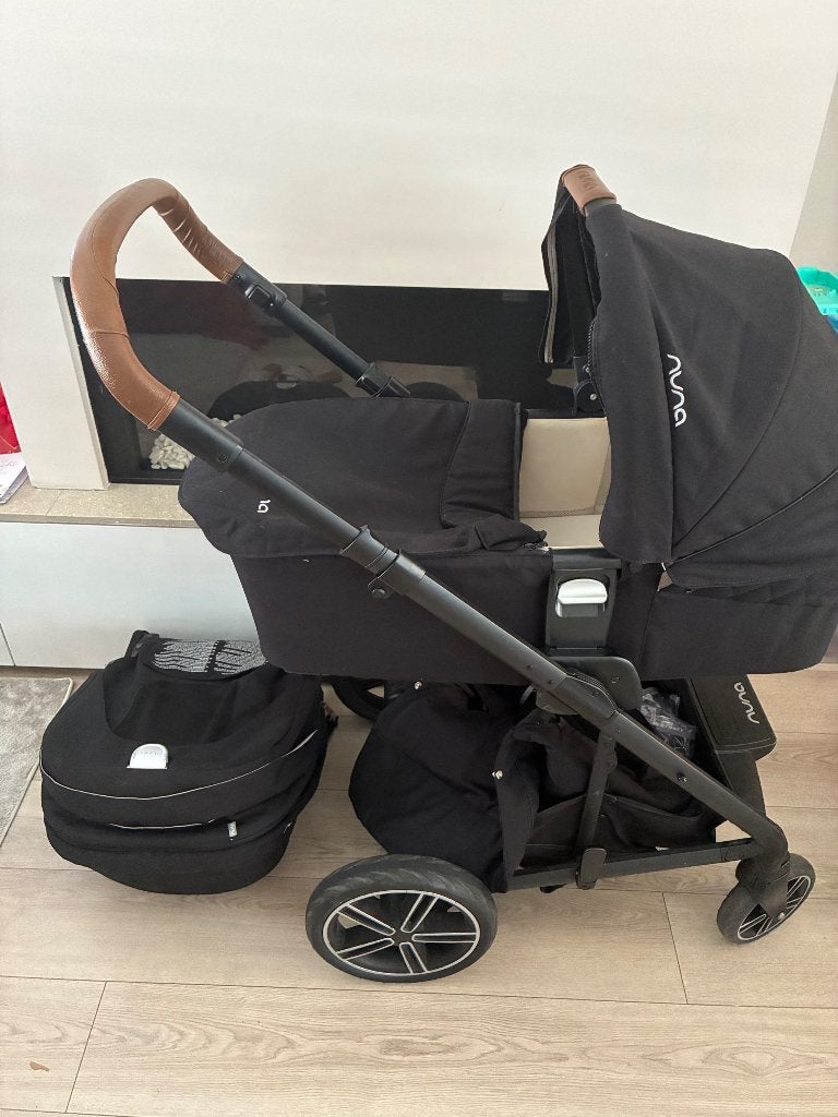 Poussette Nuna complète, Enfants & Bébés, Poussettes & Combinaisons, Autres marques, Pneus, Poussette combi, Comme neuf