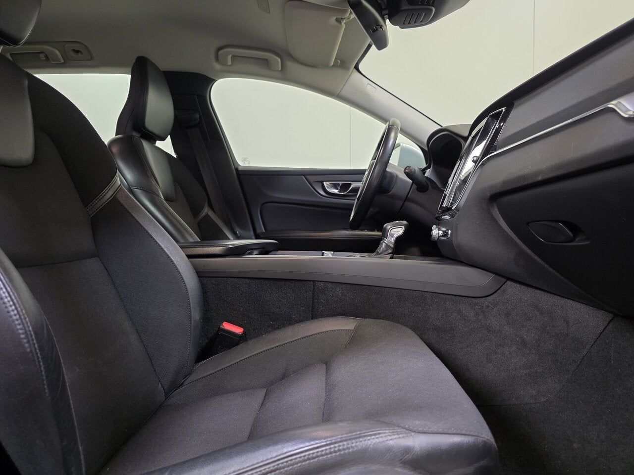 Volvo V60 2.0 D3 Autom. - GPS - PDC - Topstaat! 1Ste Eig!, Autos, 0 kg, Argent ou Gris, Achat, Euro 6