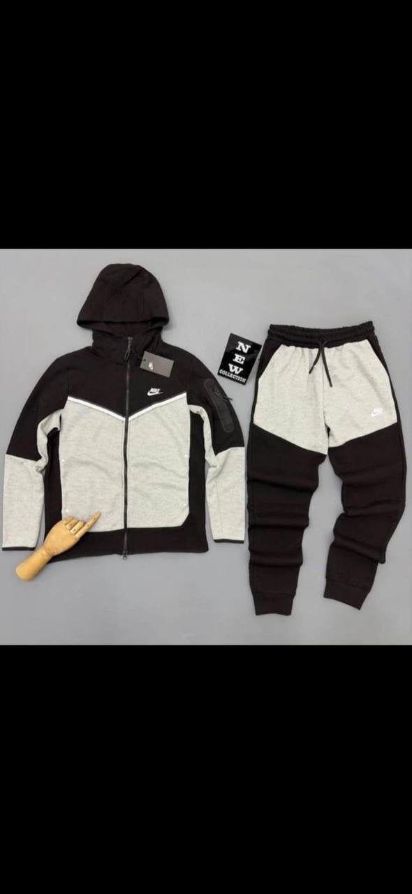 Nike tech en Lacoste Trainnings pakjes, Enlèvement ou Envoi